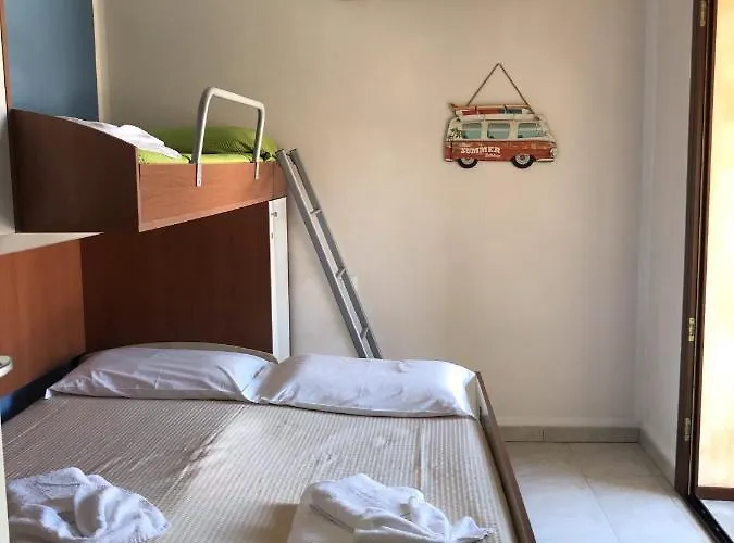 Poseidone Nyaraló *